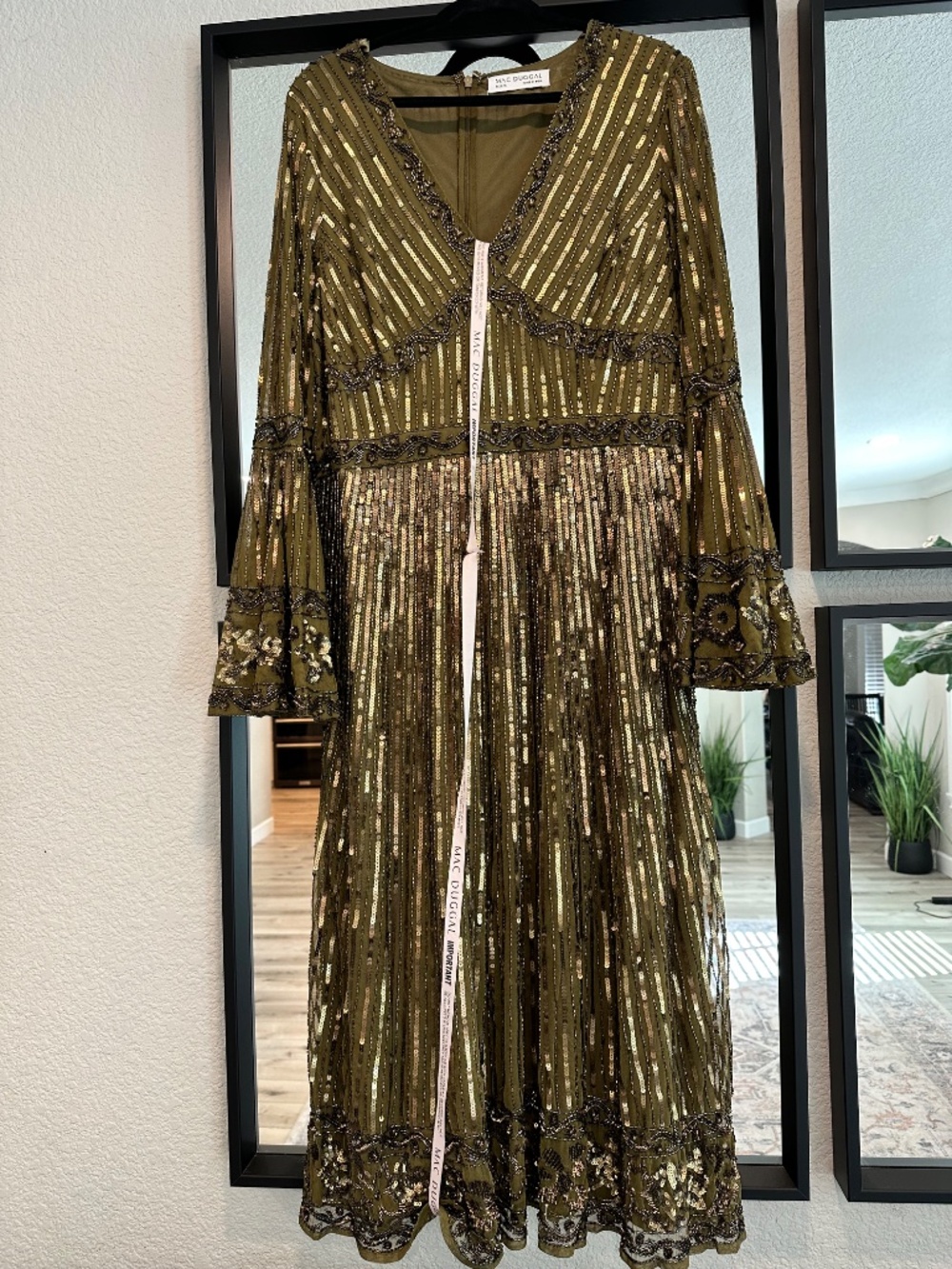 Mac Duggal Embellished Bell Sleeve V-Neck Tea Length Dress Size 14 - Picture 4 of 7